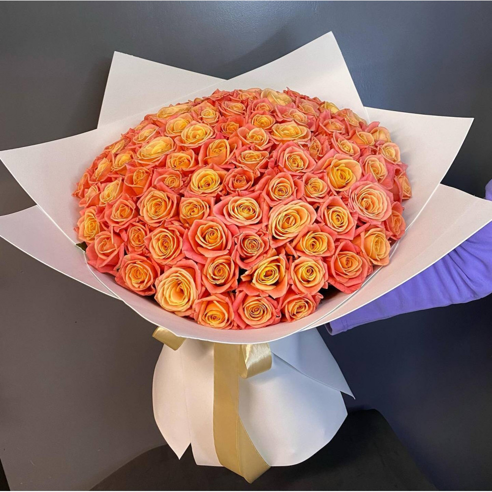 Букет цветов «101 персиковая роза»