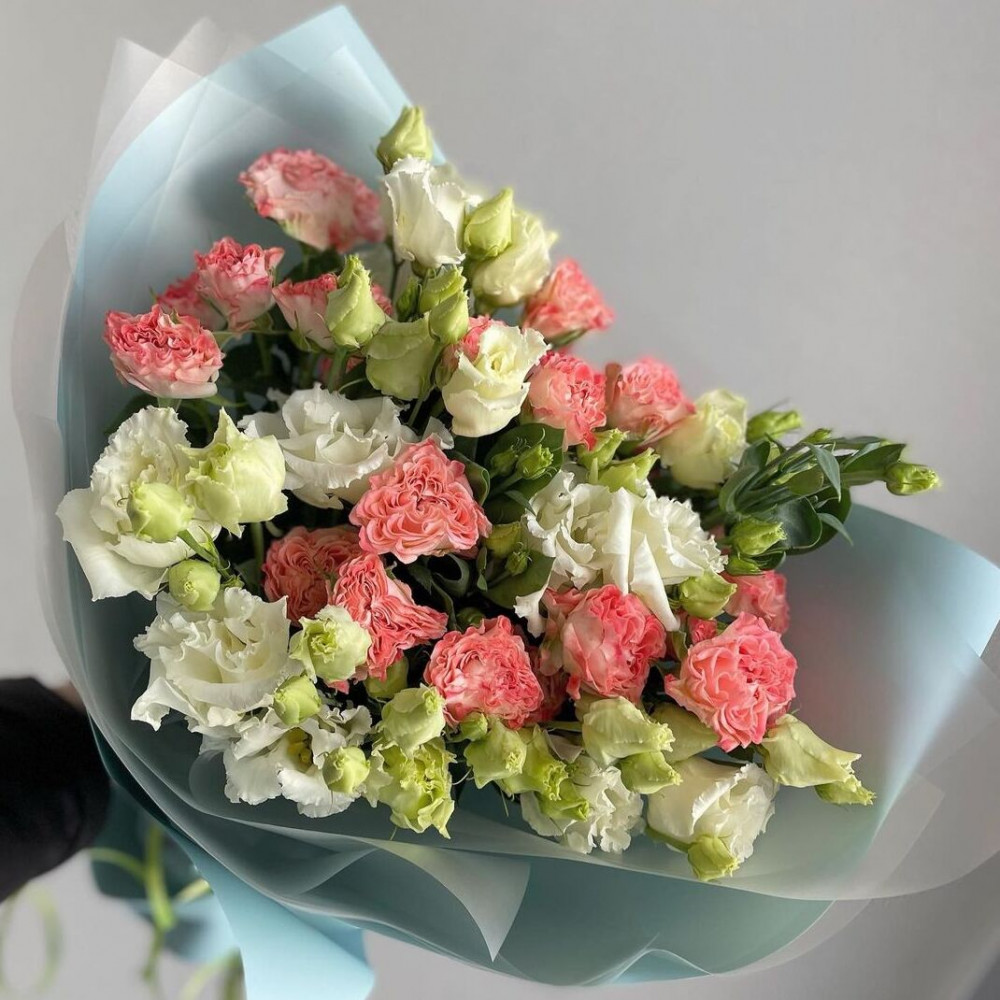 Букет цветов «Нежные пионовидные розы»