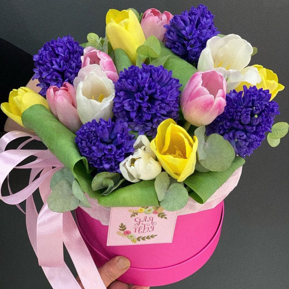 Букет цветов «Гиацинты и тюльпаны в коробке» - фото 2