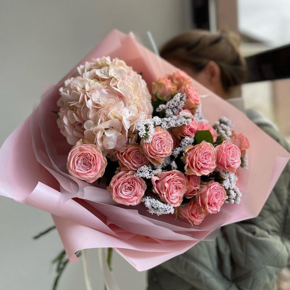 Букет цветов «Гортензия и кустовая роза» - фото 2