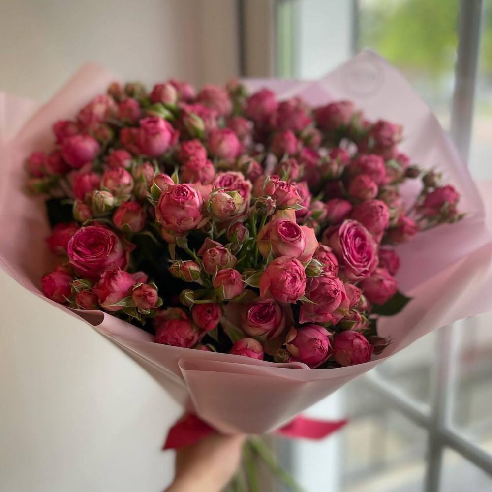 Букет цветов «Монобукет из розовой кустовой розы»