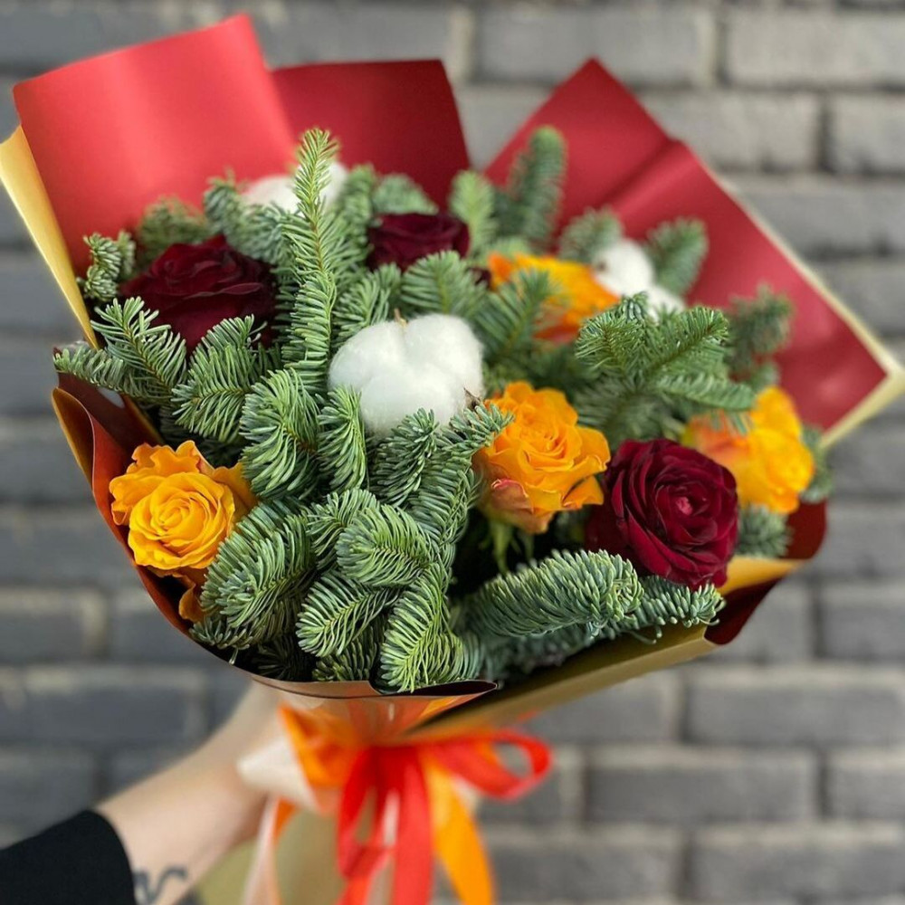 Букет цветов «Новогодний букет с красными розами» - фото 2