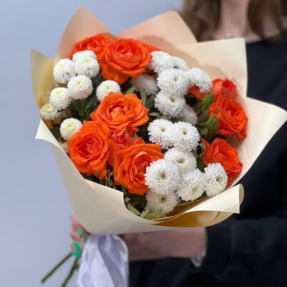Букет цветов «Букет из оранжевых роз и хризантем» - фото 2