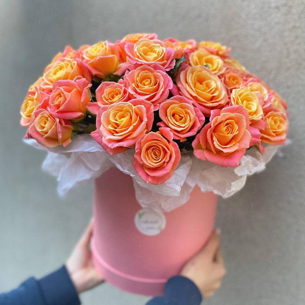 Букет цветов «Оранжевые розы в коробке»