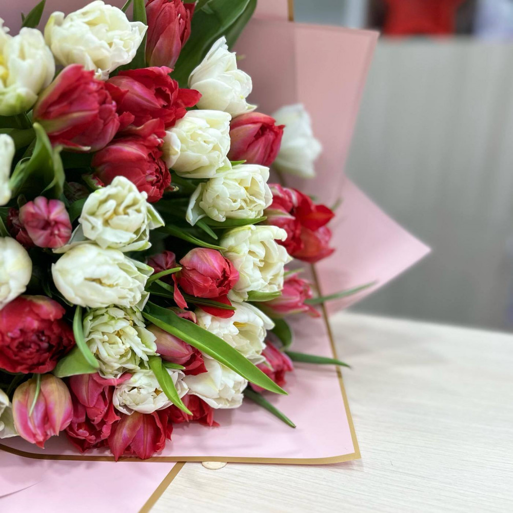 Букет цветов «Бело-красный букет тюльпанов» - фото 3