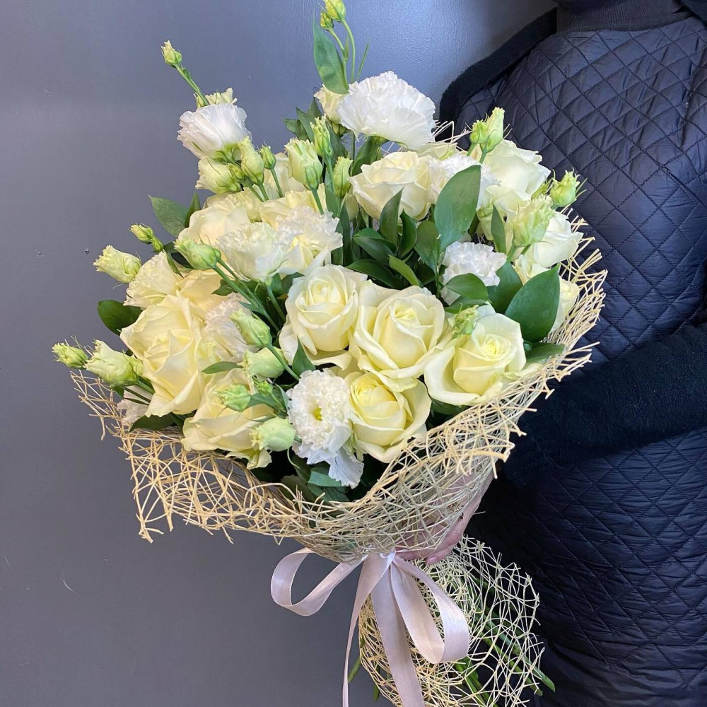 Букет цветов «Белые розы и эустома» - фото 2