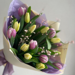 Букет «Желтые и фиолетовые тюльпаны»