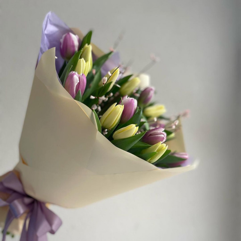 Букет цветов «Желтые и фиолетовые тюльпаны» - фото 2